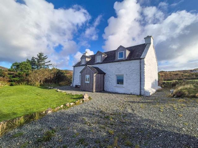 2 bedroom detached house for sale