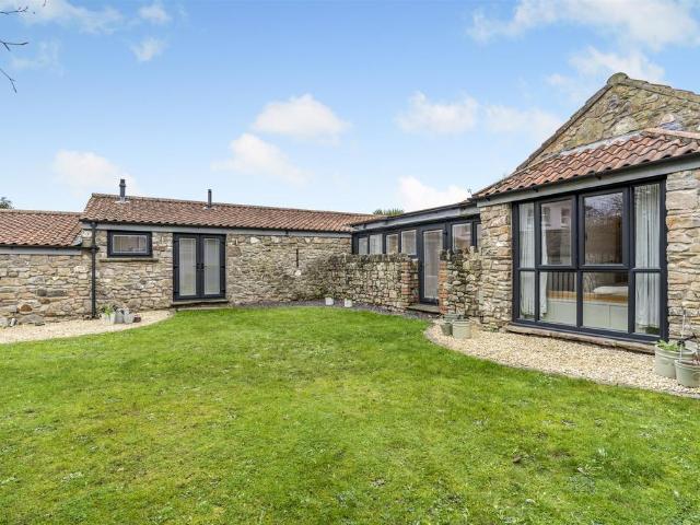 2 bedroom detached house for sale