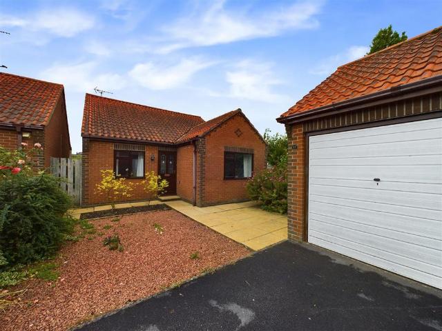 2 bedroom detached house for sale