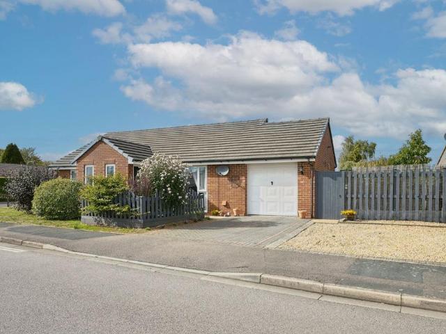 2 bedroom detached house for sale