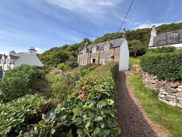 2 bedroom detached house for sale