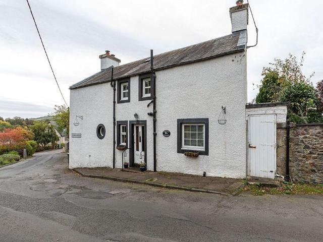 2 bedroom detached house for sale