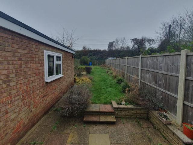 2 bedroom detached house for sale