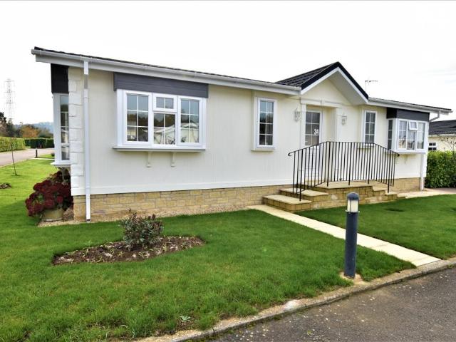 2 bedroom detached house for sale