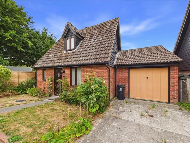 2 bedroom detached house for sale