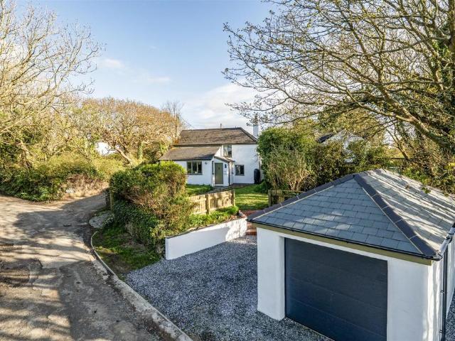 2 bedroom detached house for sale
