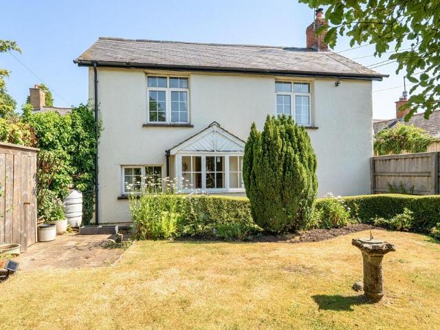 2 bedroom detached house for sale