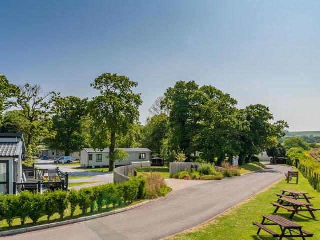 2 bedroom detached house for sale