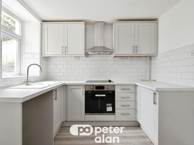 2 bedroom detached house for sale