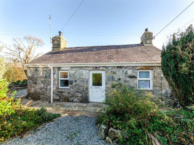 2 bedroom detached house for sale