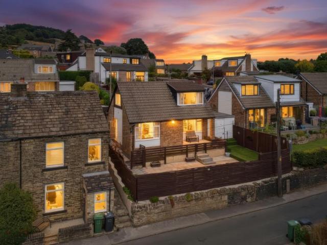 2 bedroom detached house for sale