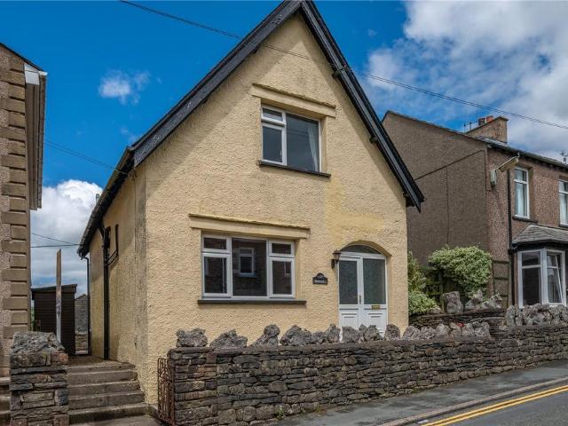 2 bedroom detached house for sale