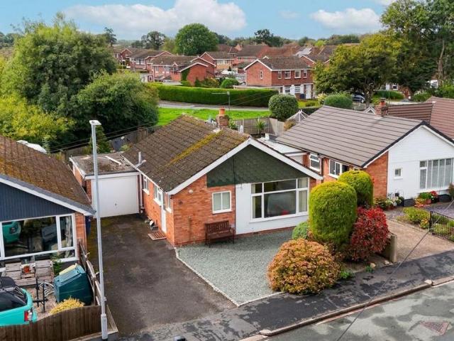 2 bedroom detached house for sale
