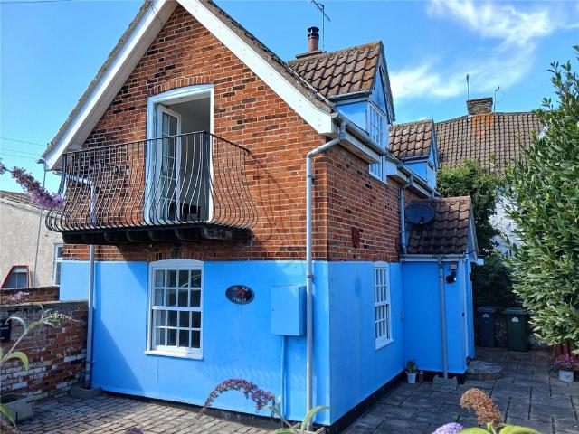 2 bedroom detached house for sale
