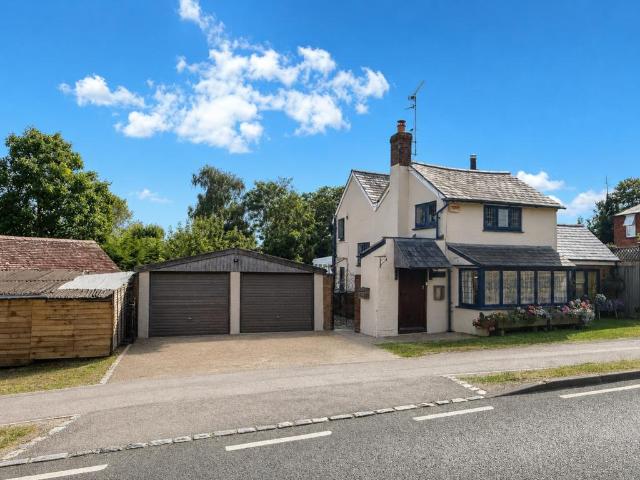 2 bedroom detached house for sale