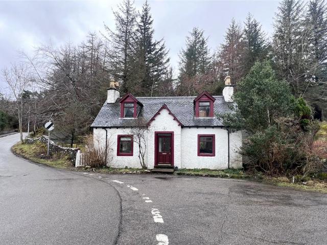 2 bedroom detached house for sale