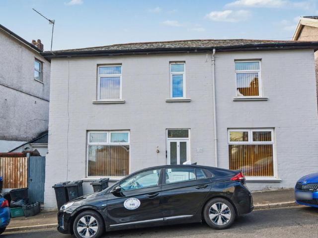 2 bedroom detached house for sale