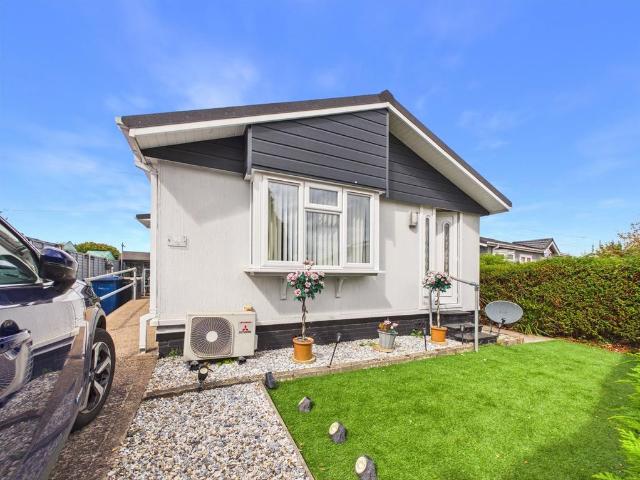 2 bedroom detached house for sale