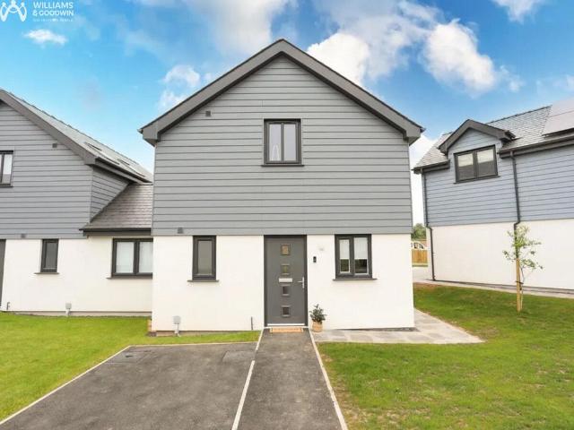 2 bedroom detached house for sale