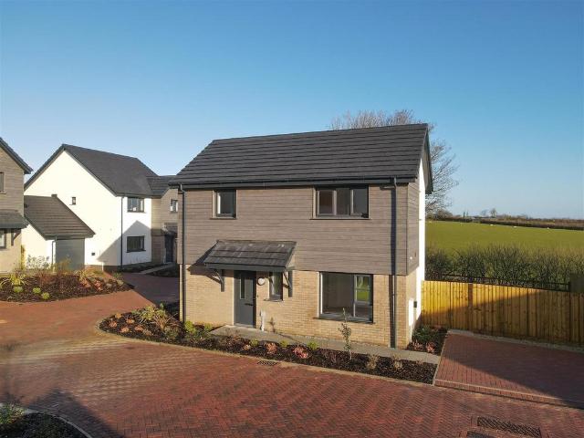 2 bedroom detached house for sale