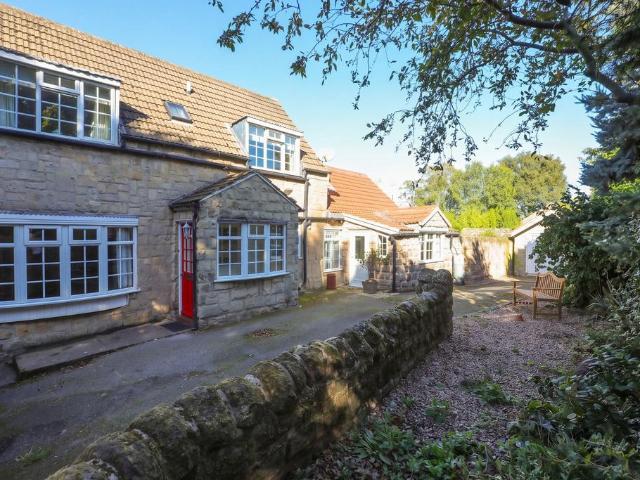 2 bedroom detached house for sale