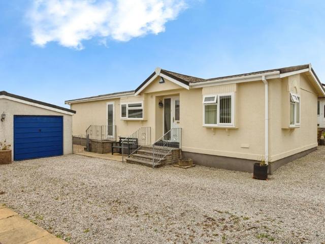 2 bedroom detached house for sale