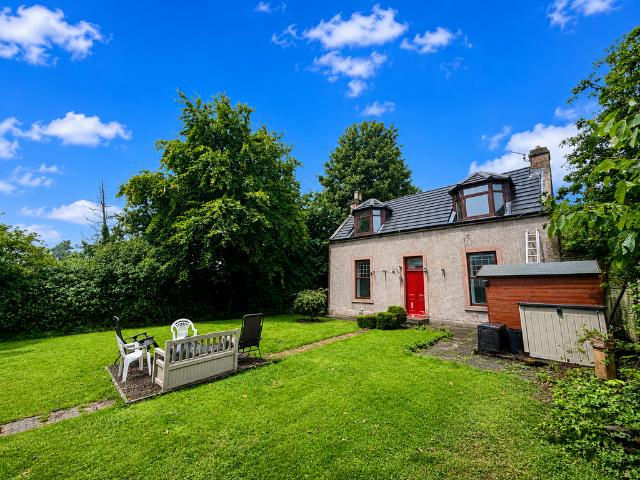 2 bedroom detached house for sale