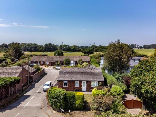 2 bedroom detached house for sale