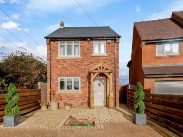 2 bedroom detached house for sale