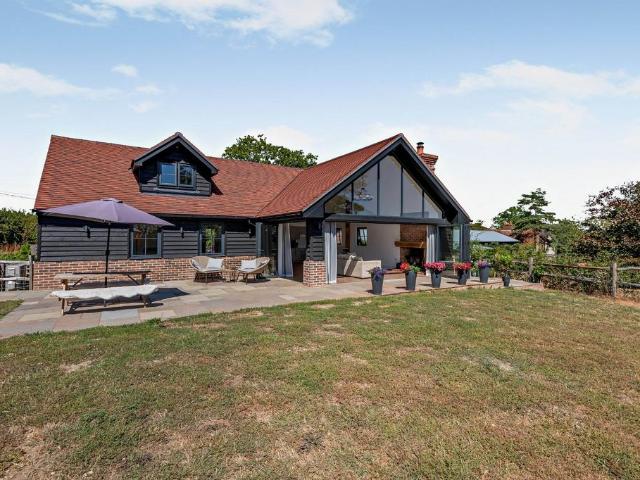 2 bedroom detached house for sale