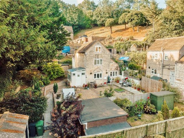 2 bedroom detached house for sale