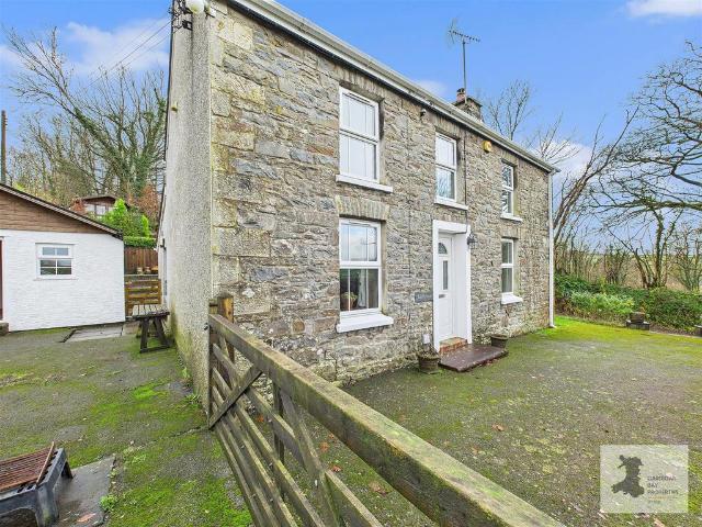 2 bedroom detached house for sale