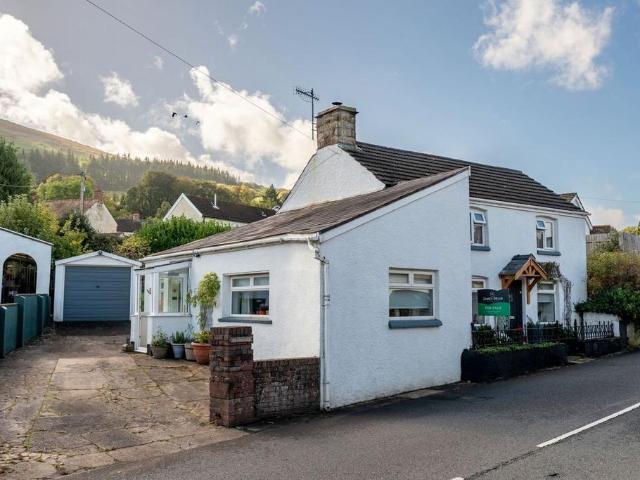 2 bedroom detached house for sale