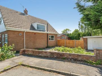 2 bedroom detached house for sale