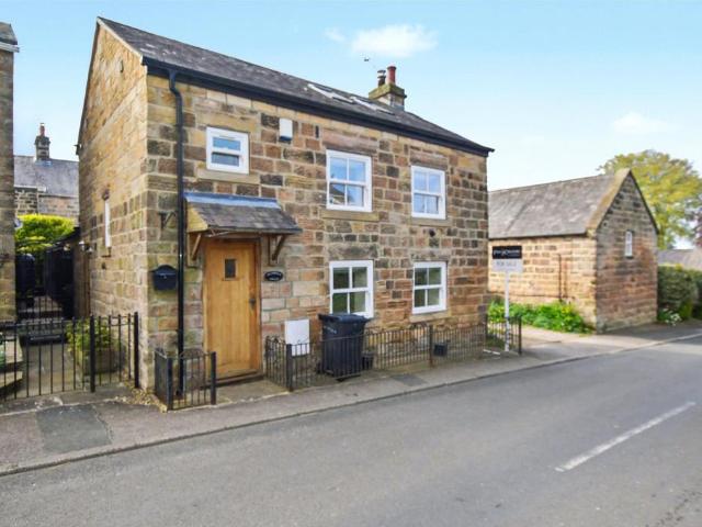 2 bedroom detached house for sale