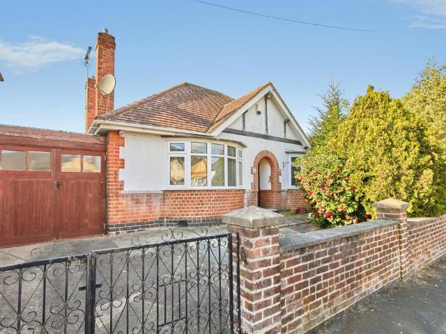 2 bedroom detached house for sale
