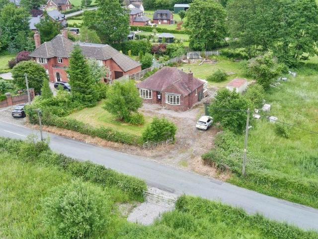 2 bedroom detached house for sale
