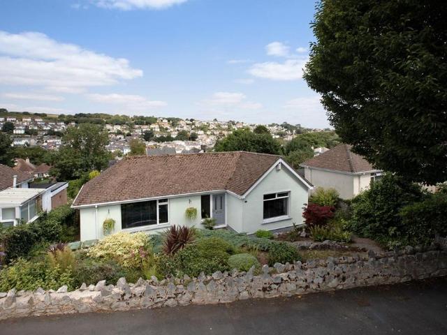 2 bedroom detached house for sale