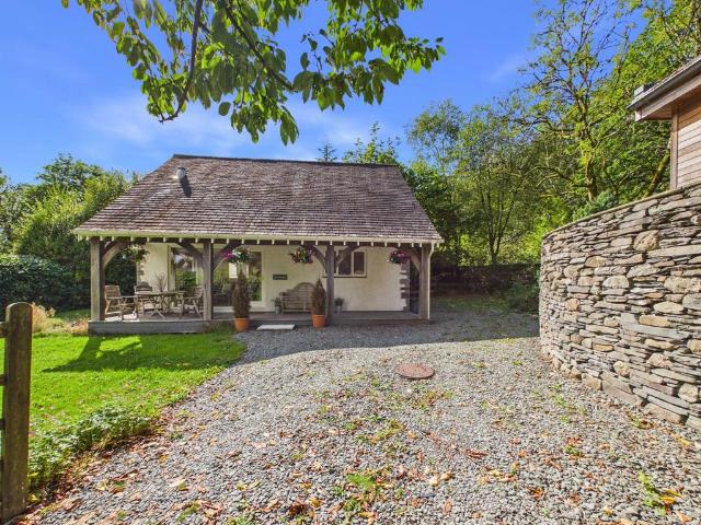 2 bedroom detached house for sale