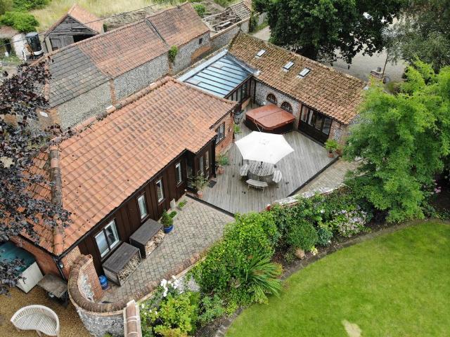 2 bedroom detached house for sale