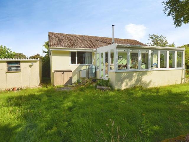 2 bedroom detached house for sale