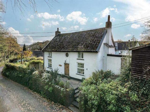 2 bedroom detached house for sale