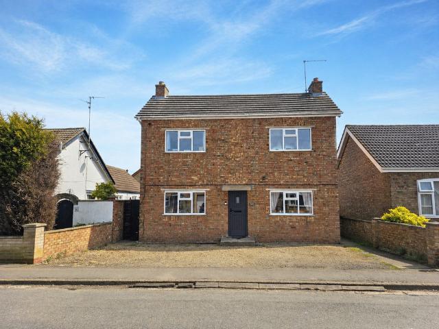 2 bedroom detached house for sale