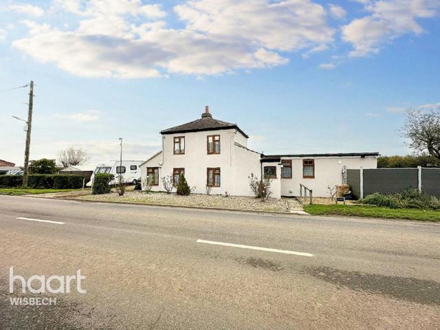 2 bedroom detached house for sale