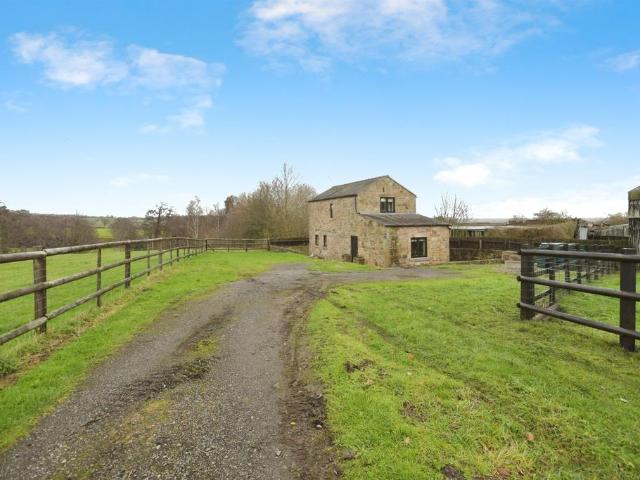 2 bedroom detached house for sale