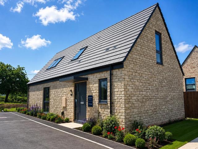 2 bedroom detached house for sale