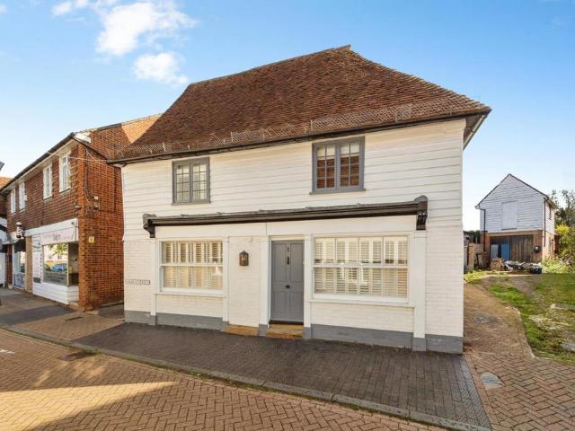 2 bedroom detached house for sale