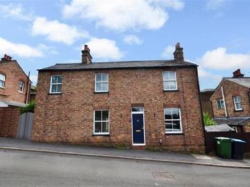 2 bedroom detached house for sale