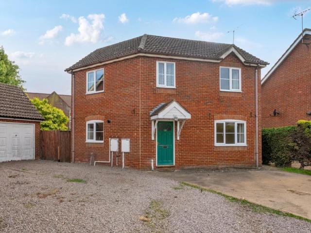 2 bedroom detached house for sale