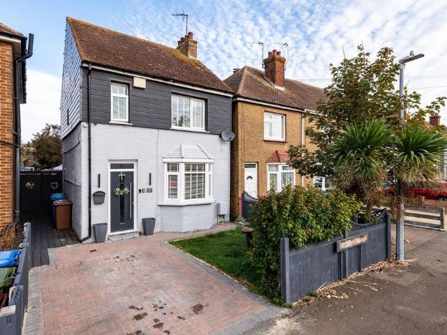 2 bedroom detached house for sale
